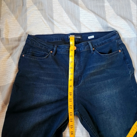 YMI HyperDenim Jeans - Picture 7 of 8